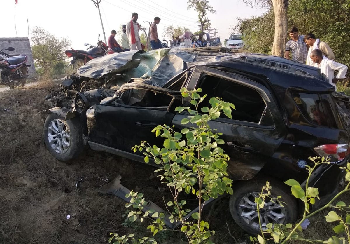 Two died in road accidents in ghazipur