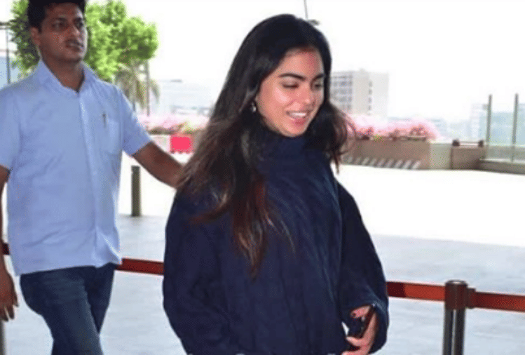 isha ambani and anand piramal spot at airport