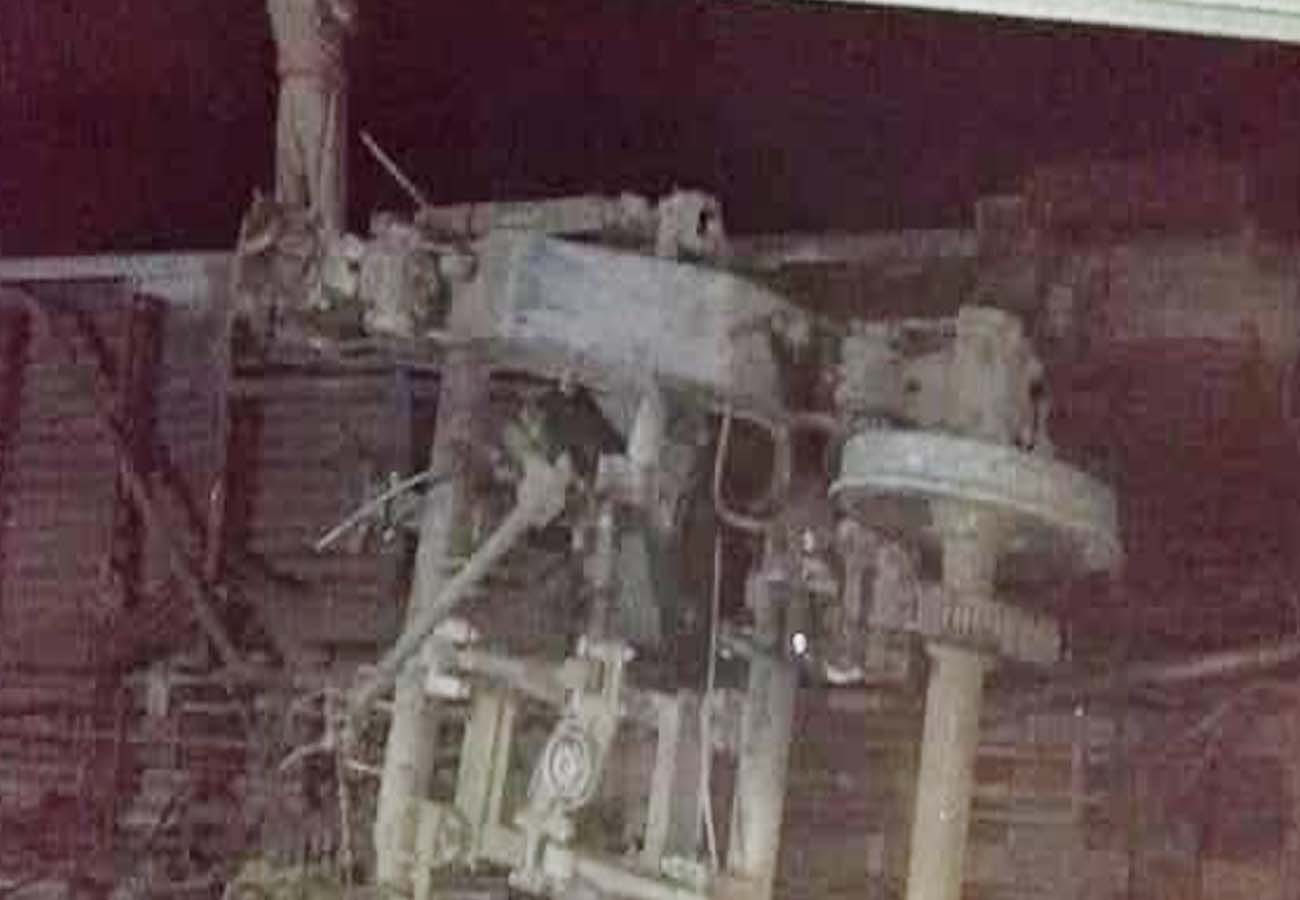 poorva express train derailed at kanpur