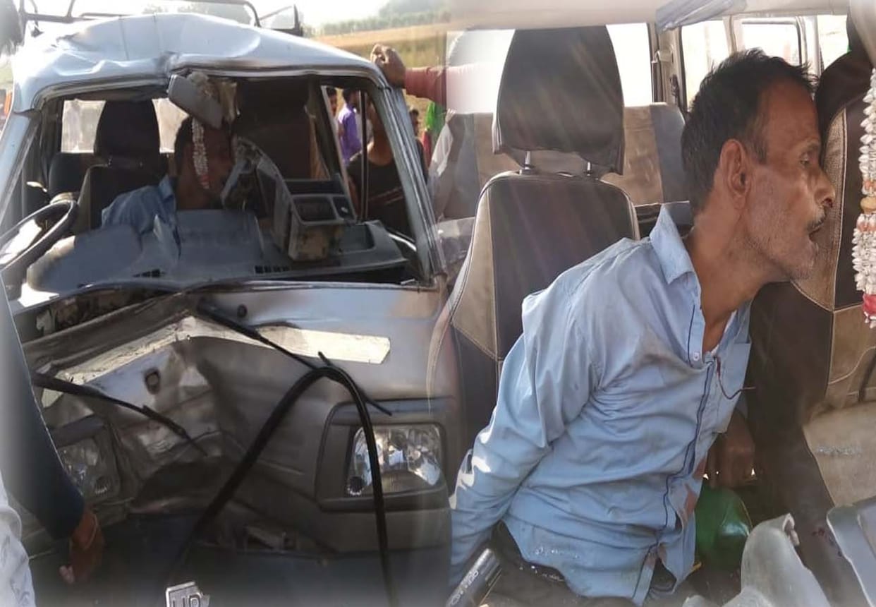 School van road accident in Fatehpur, driver died and 6 children injured