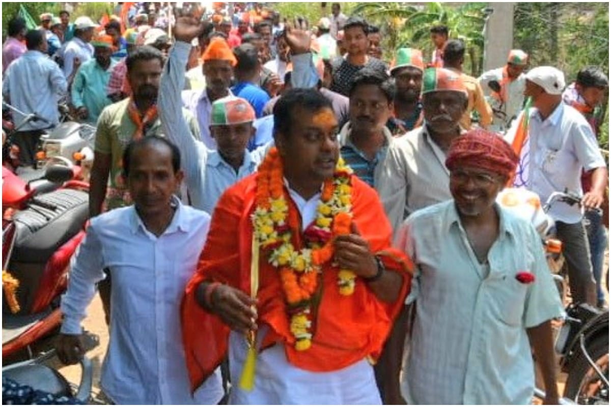Lok Sabha Chunav 2019: Sambit Patra sings song for voters in Puri Odisha