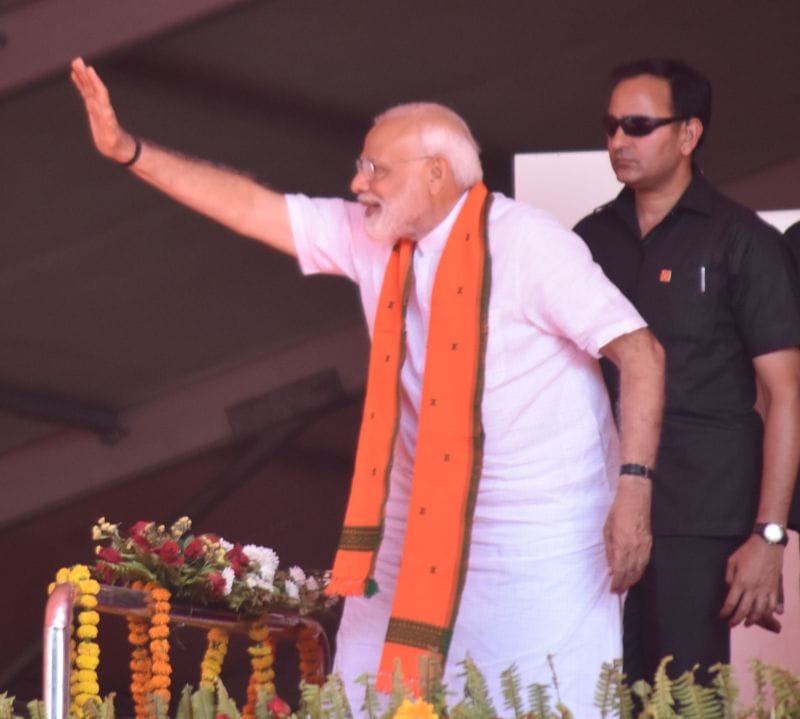 बुआ ने भ्रष्टाचार, बबुआ ने किया अत्याचार: मोदी