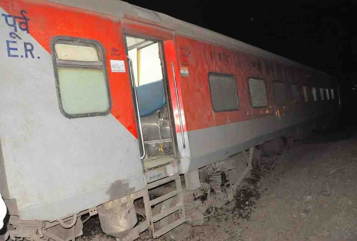 The loco pilot stopped Purva Express after hitting the bike, stirred up