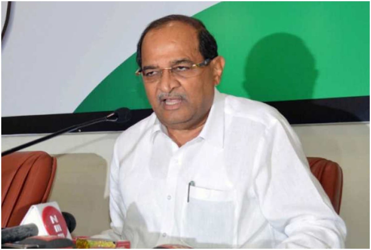 Maharashtra : BJP Leader Radhakrishna Vikhe Patil can change party