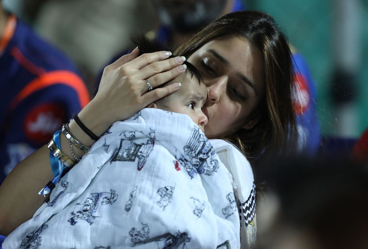 Rohit sharma daughter Samaira Sharma spotted during RR vs MI match in ipl 2019