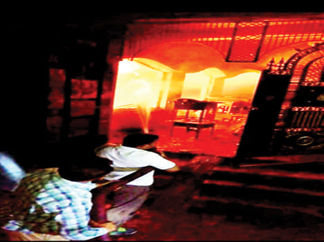 Six lakhs of burnt water in a tent house fire
