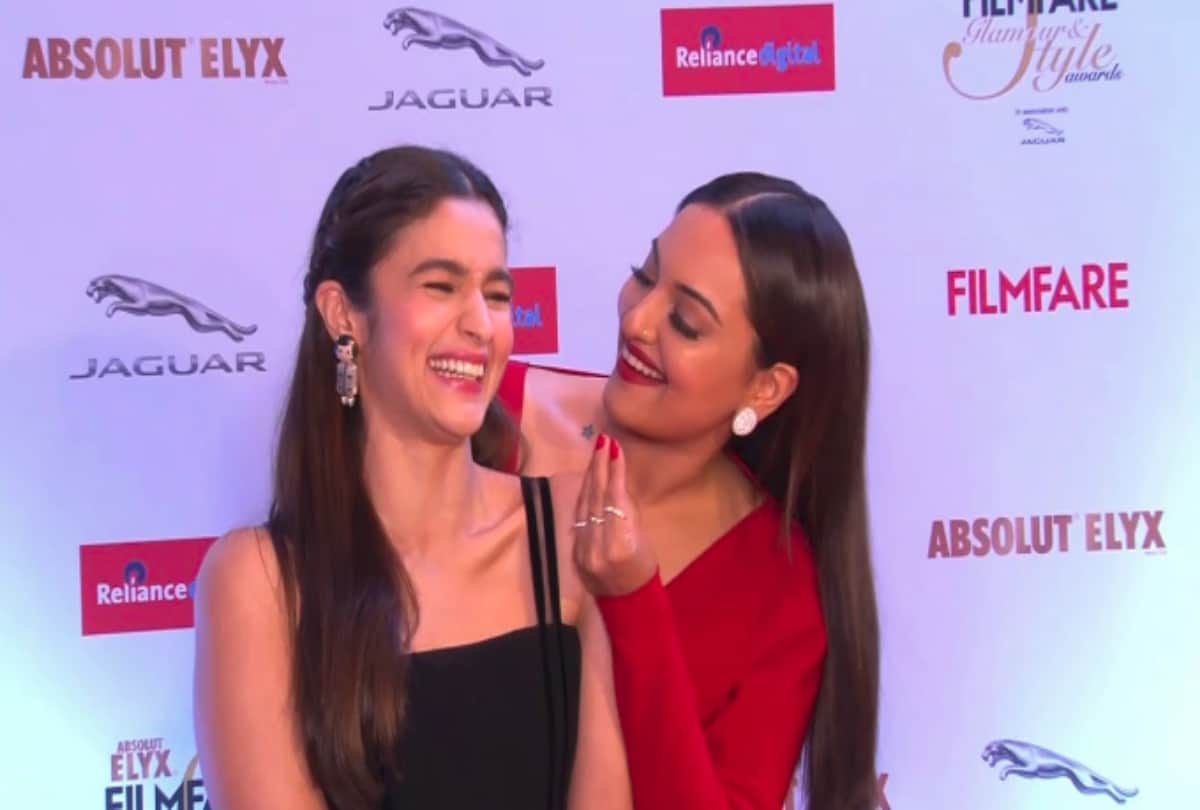 Kalank actress Alia Bhatt and Sonakshi Sinha childhood and teen age photo