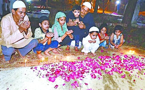 रूहानियत से सराबोर रही शबे बारात की रात