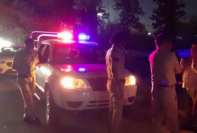 Active and Cash Money Robbed by Three Boys in Chandigarh