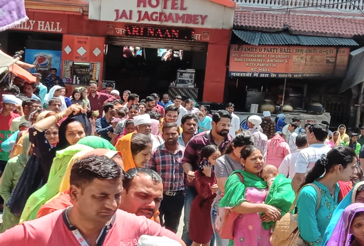 around 20 thousand Devotees visit chintpurni temple on sunday in una himachal