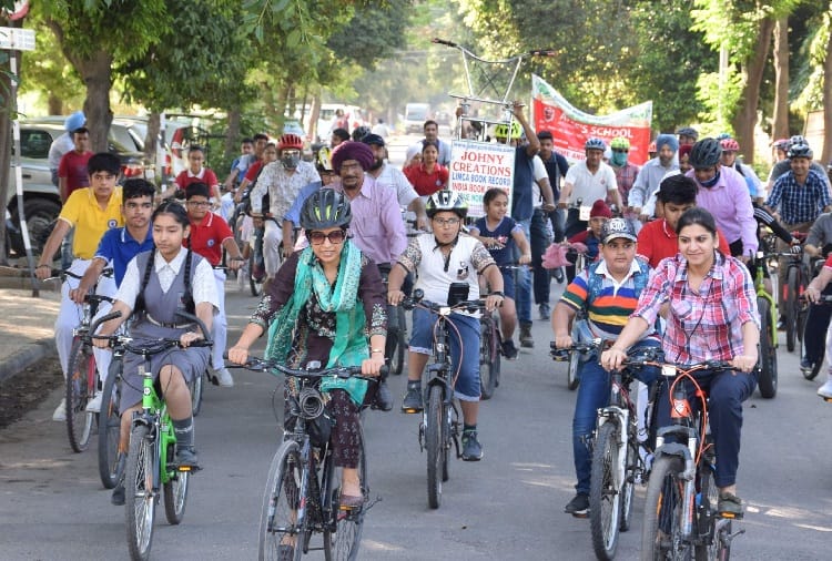 अर्थ डे : साइकिल चलाएं, शहर बचाएं