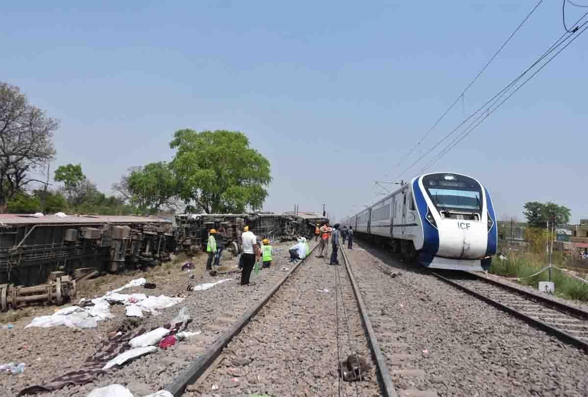 derailment of poorva express 20 train cancelled and route change of 72 train