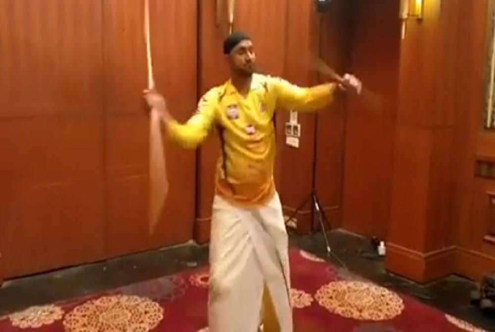 VIDEO: csk Harbhajan Singh nails Ninja challenge for CSK, leaves Shikhar Dhawan impressed