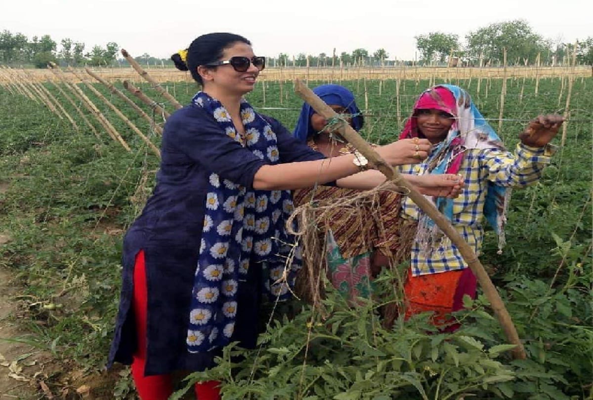 Mohammed Shami wife Hasin jahan reached tomatoes farm in amroha