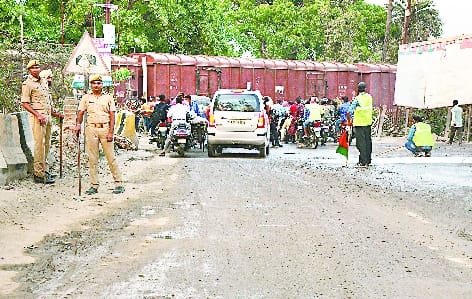 प्रधानमंत्री की फ्लीट से पहले गुजारी श्रमजीवी, हड़कंप मचा