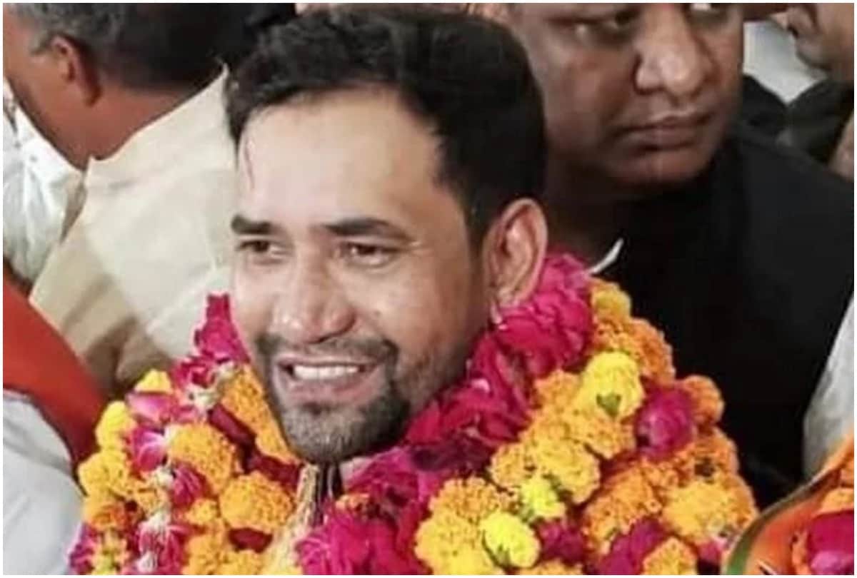 Amrapali Dubey Wishes Rumored Boyfriend Nirahua Aka Dinesh Lal Yadav Mera Sab Kuch