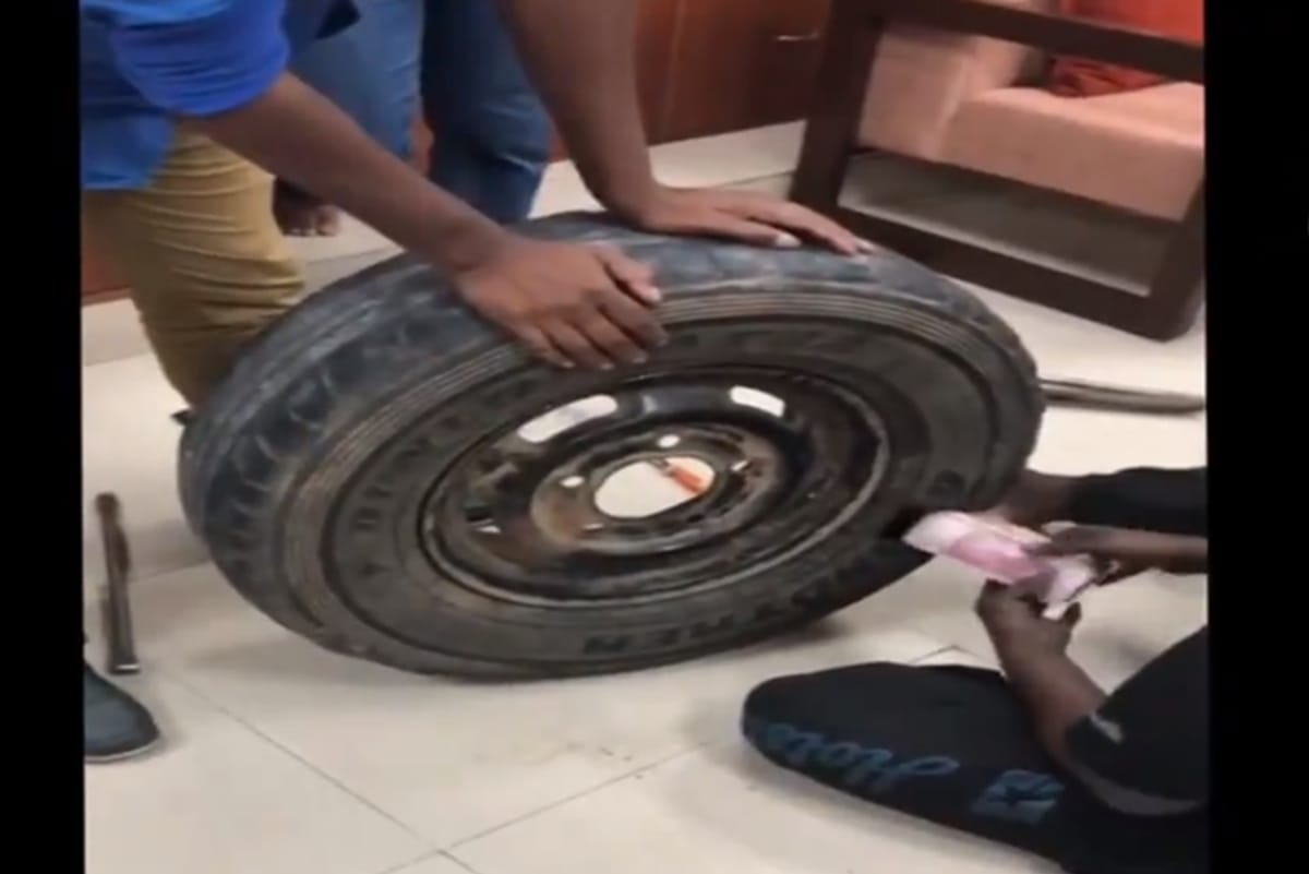 thief stolen new tyres from car and put on old in ghaziabad