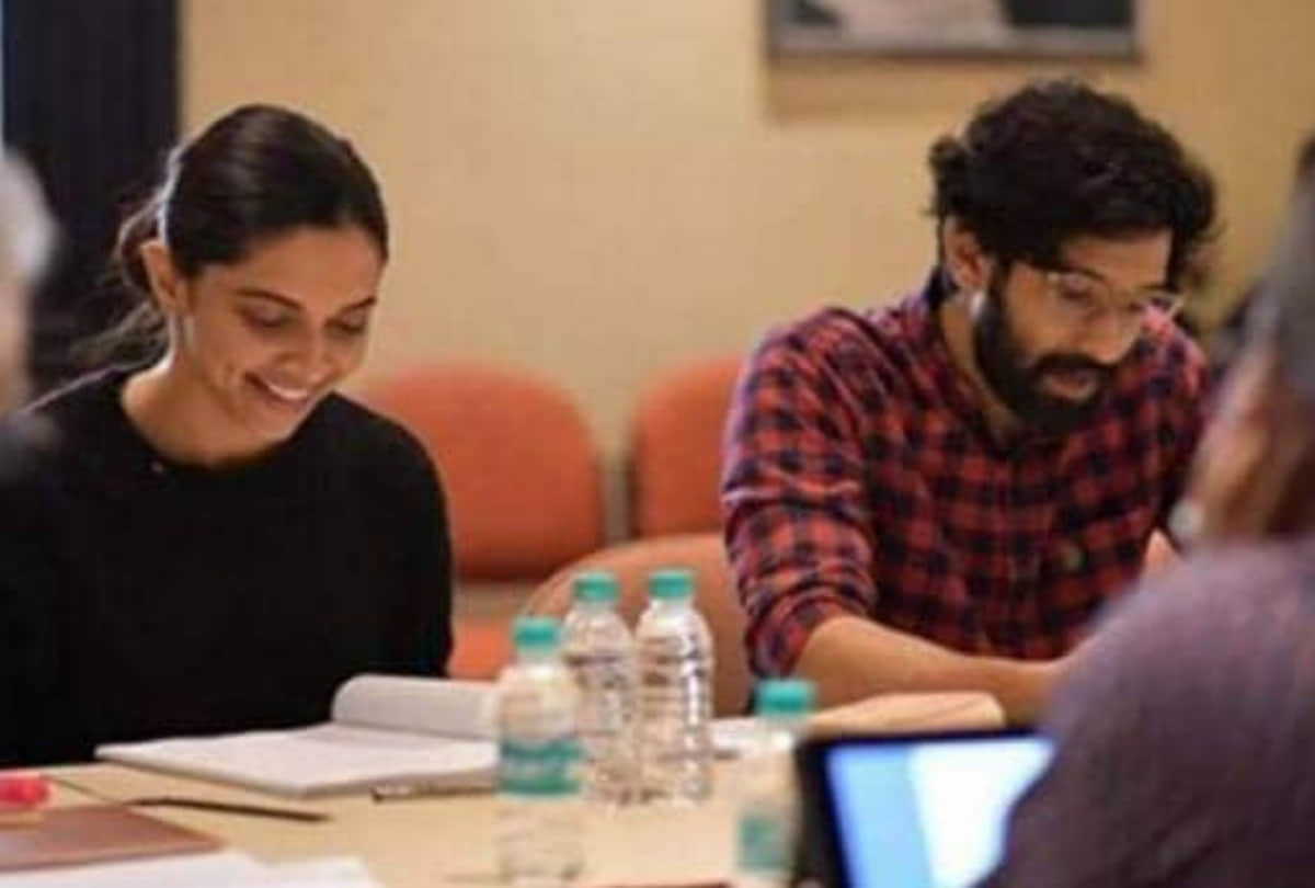 Deepika Padukone and vikrant massey kissing viral on chhapaak set