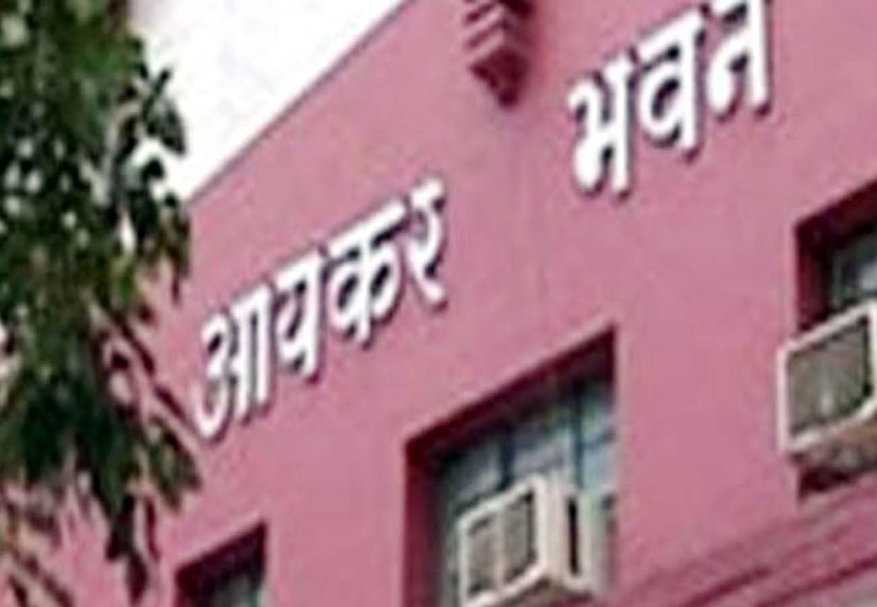 Action of income tax department on businessman from Agra