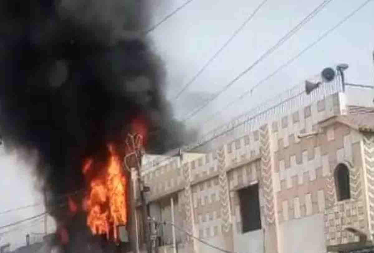 fire in a factory at kanpur