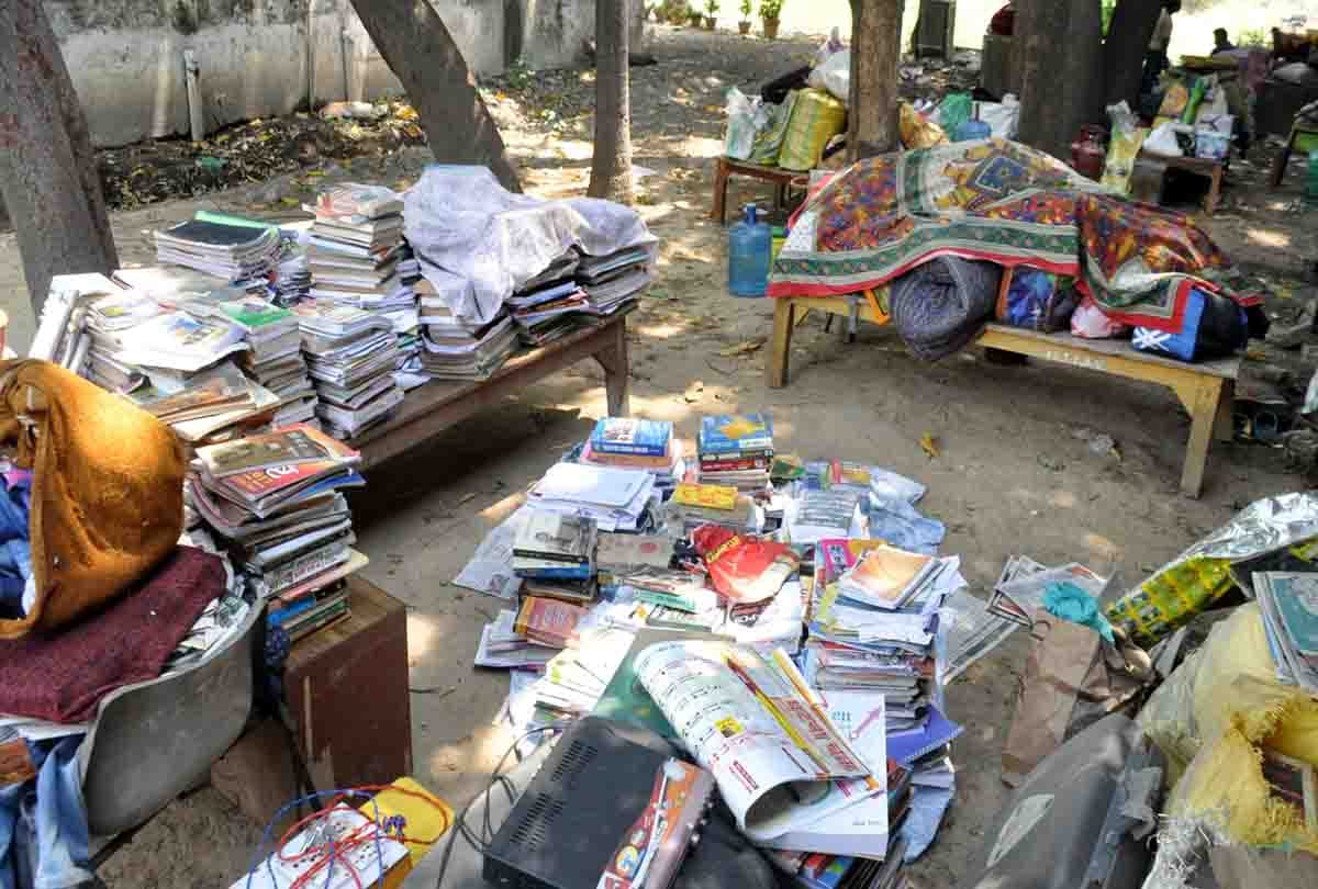 Allahabad university: Raid at Pant Hostel, all 79 rooms sealed.