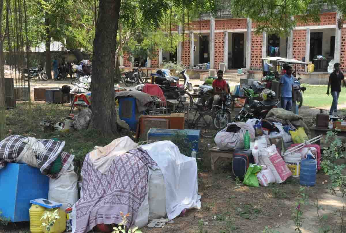Hosteler giving life Invoice in Threats, Frustrations