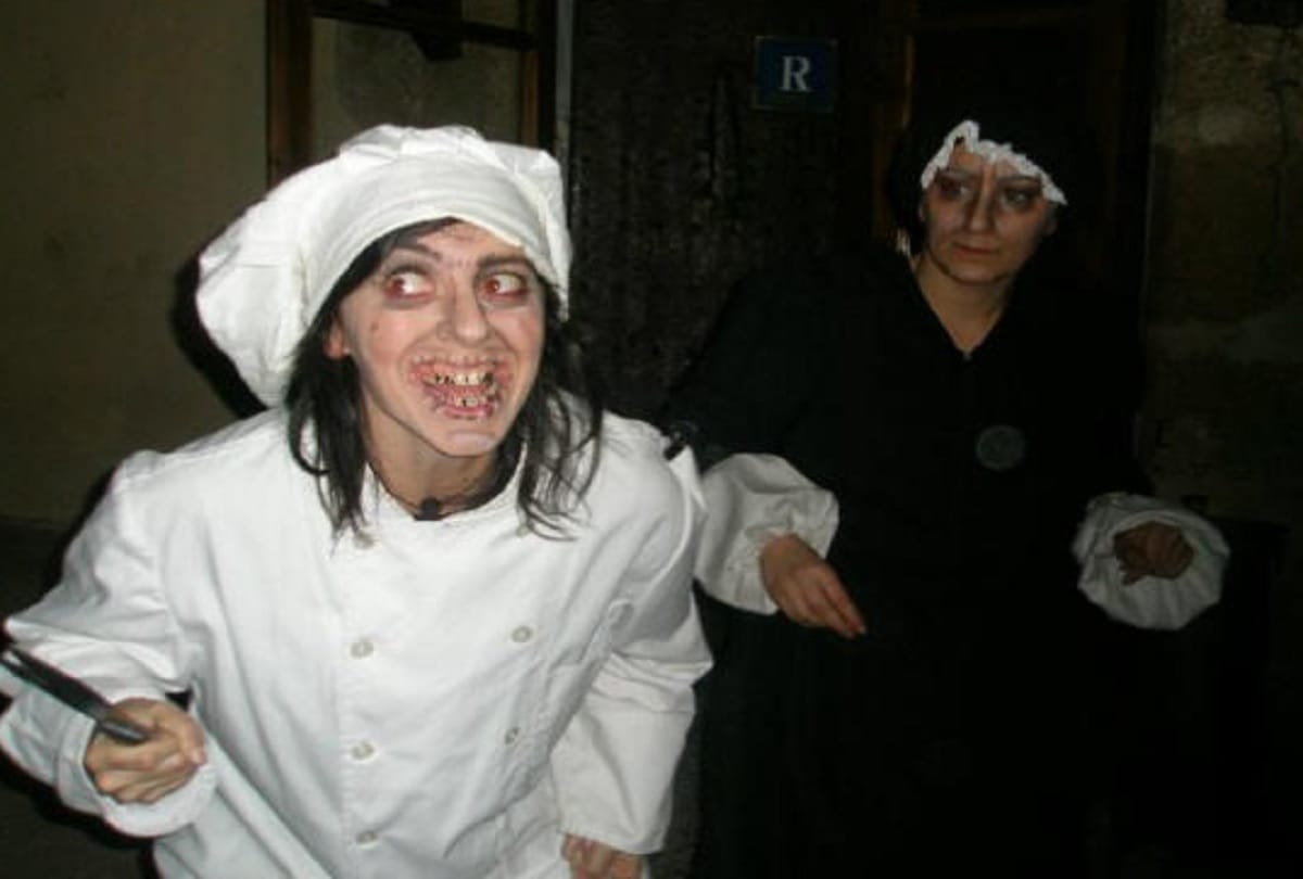bizarre haunted la masia encantada restaurant where Ghost serve dinner and food