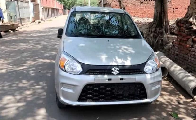 Maruti alto 800 facelift with new bumper and grill with aux usb support audio arrived at dealership