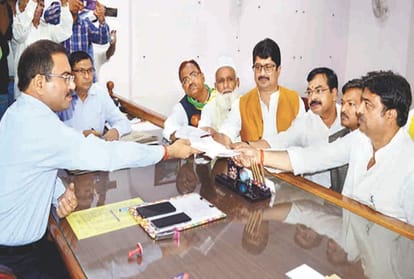 Pratapgarh: Seven candidates including BJP, Congress, filled in form