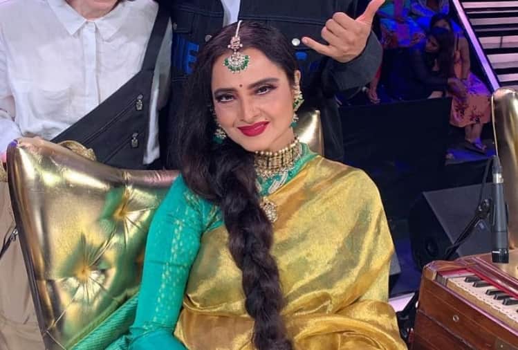 rekha on rising star 3 when contestant getup like amitabh bachchan