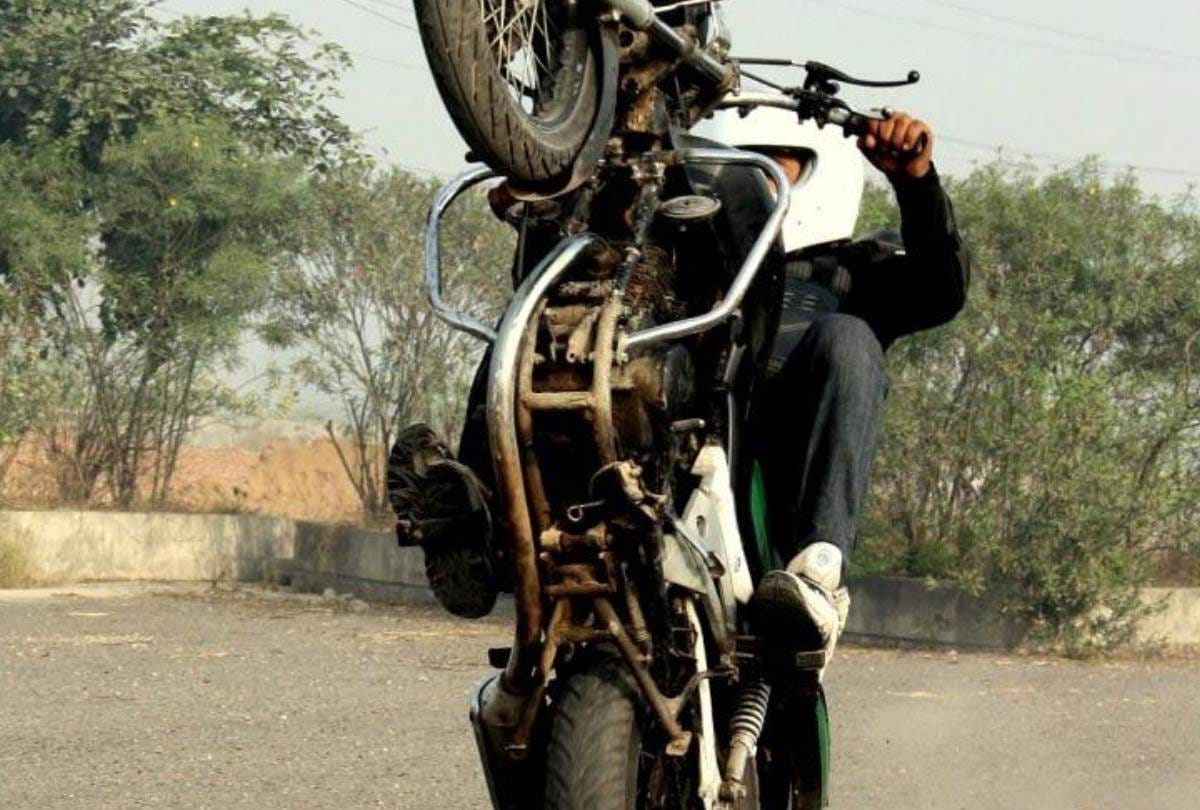 eigh stunt bazz arrested in lucknow