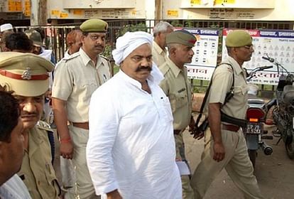 Atiq Ahmed case: एसटीएफ ने बिल्डर मोहम्मद मुस्लिम को हिरासत में लिया, असद से बातचीत का ऑडियो हो रहा था वायरल UP stf arrested builder Mohammed muslim from Lucknow.