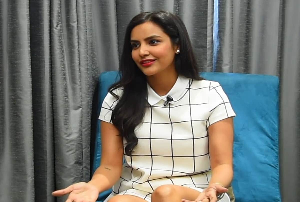 Priya Anand Birthday actress seen supporting role in English Vinglish wants to marry Nithyanand Swami