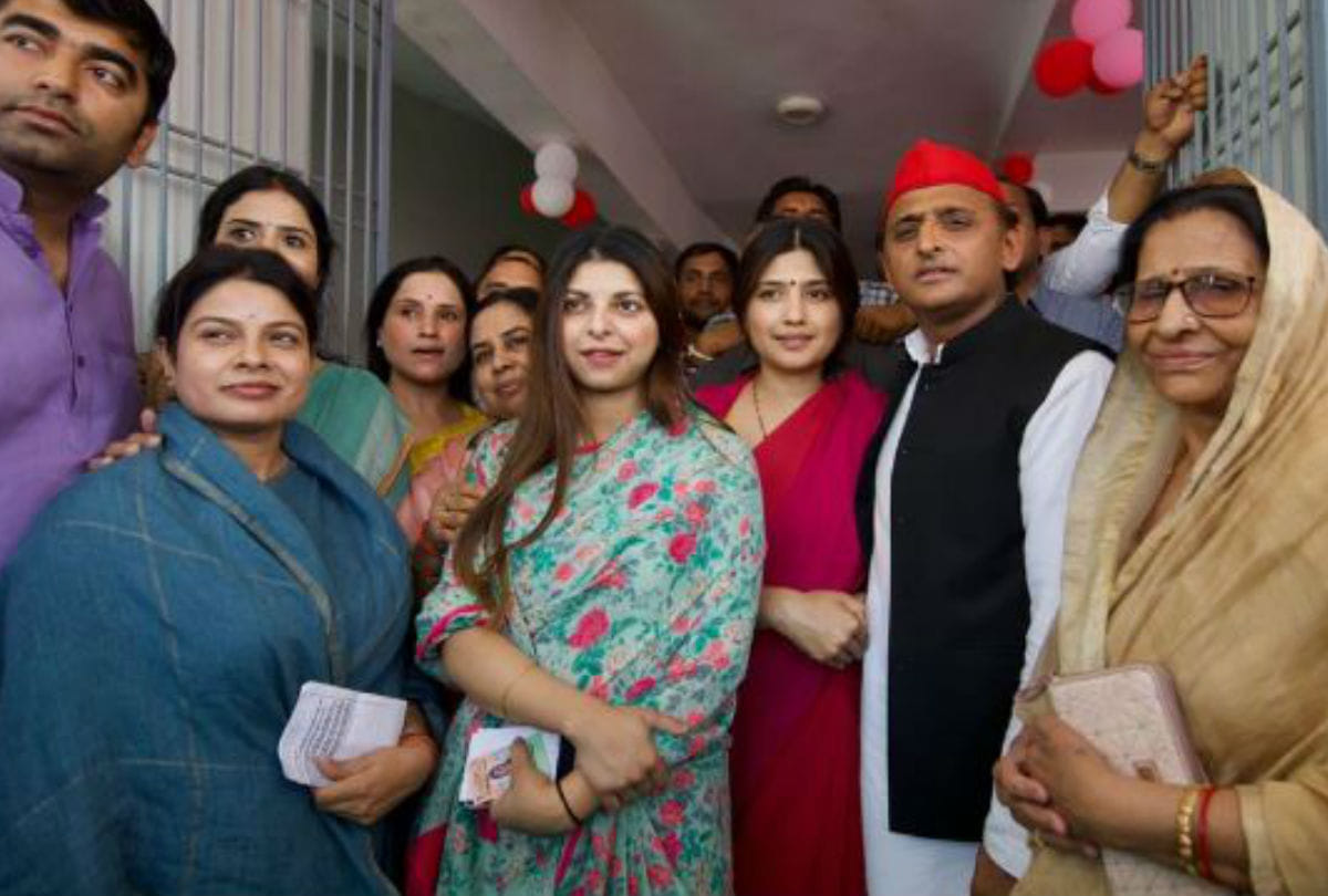mainpuri Lok Sabha Election 2019 Live Voting mulayam family cast vote