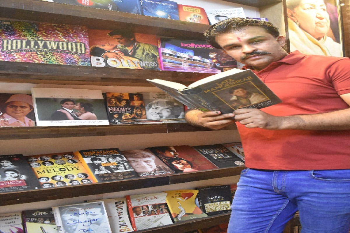 Selebus in eight countries including Nepal and Pakistan is a science book for teachers of Meerut