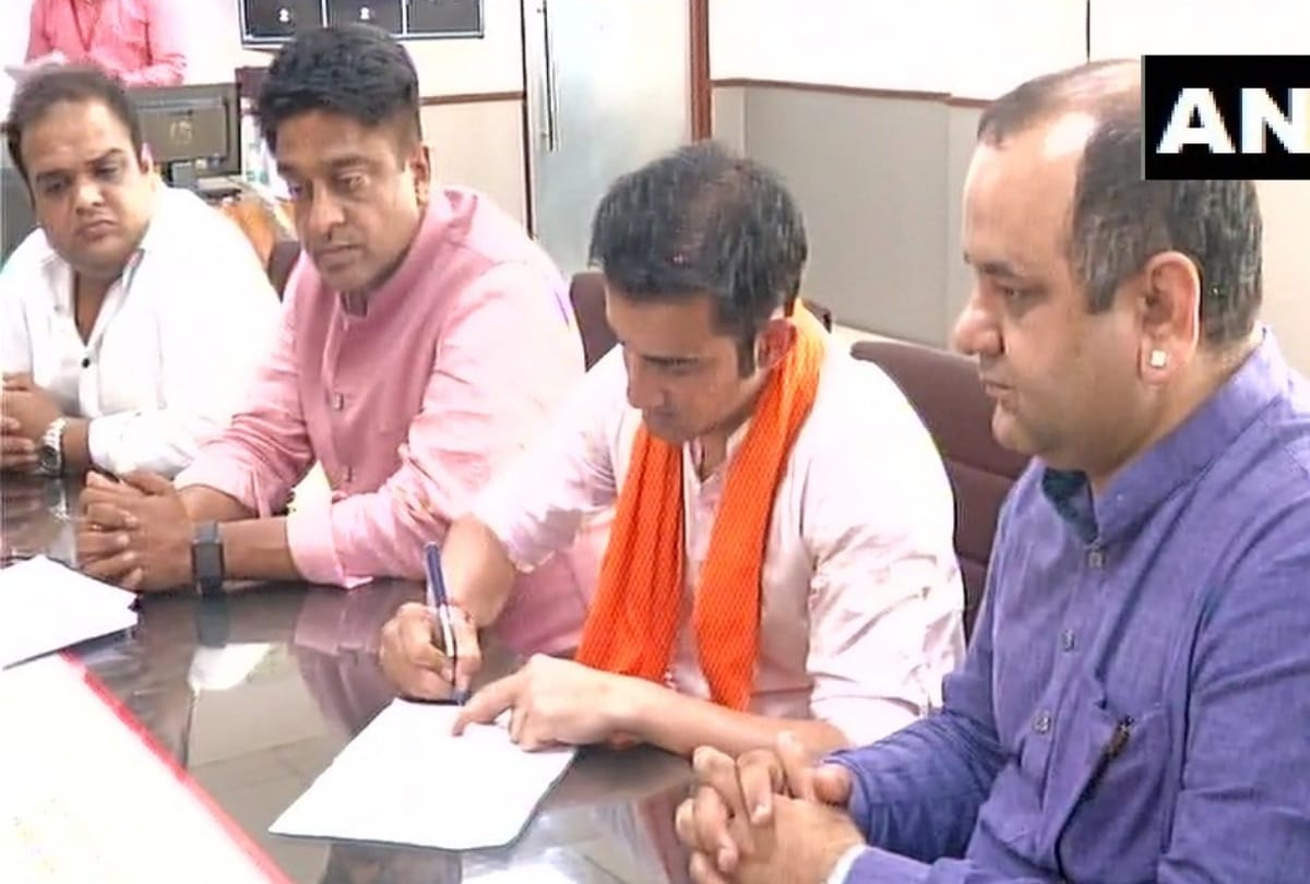 lok sabha chunav 2019 gautam gambhir files nomination pujan and road show before it