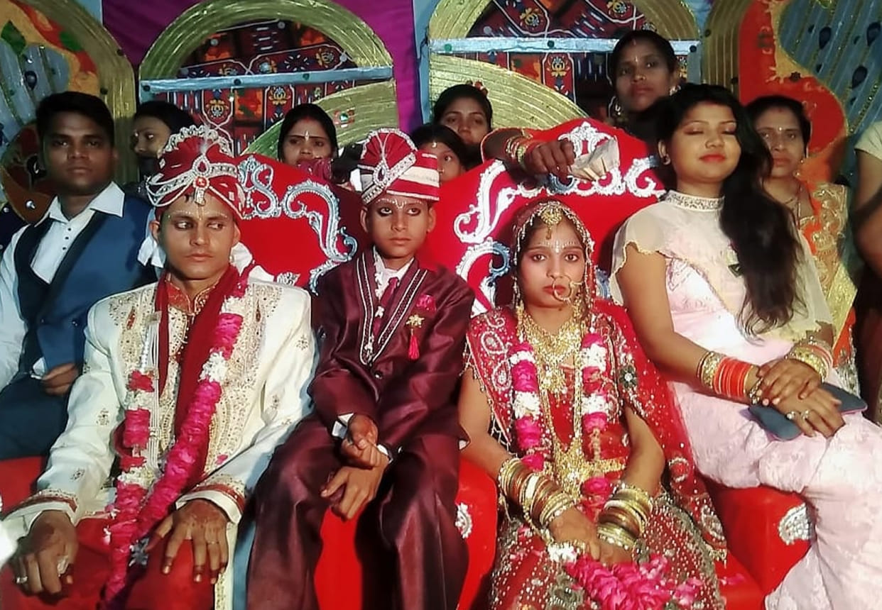 Girl marriage with the help of whatsapp group in Fatehpur