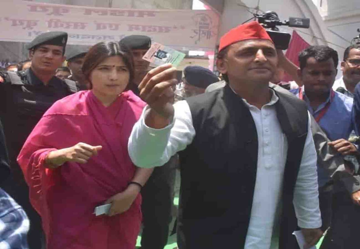 family members of mulayam singh yadav cast their vote, lok sabha election 2019