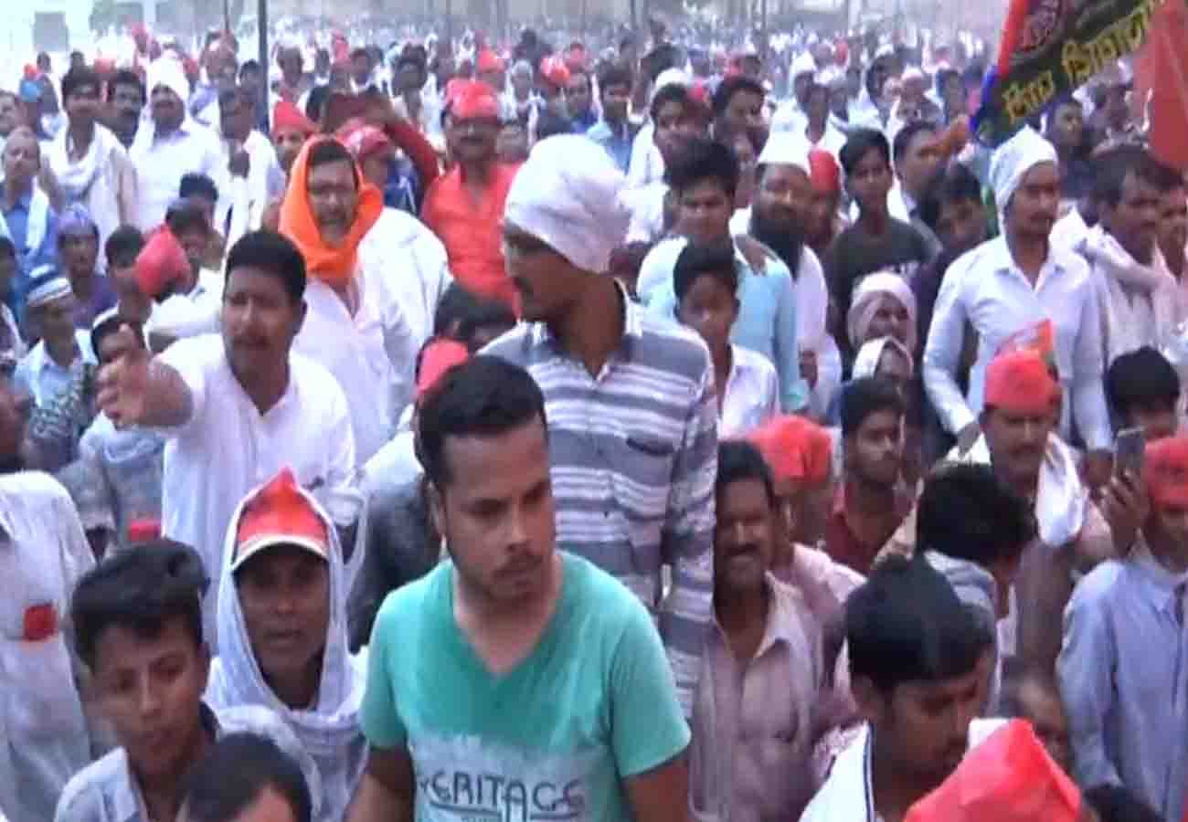 akhilesh and dimple yadav in auraiya, lok sabha election 2019