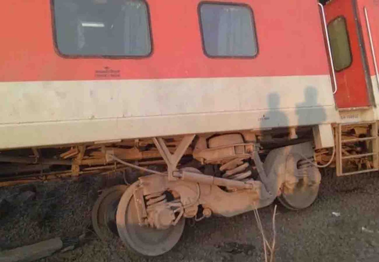 purva train accident news update