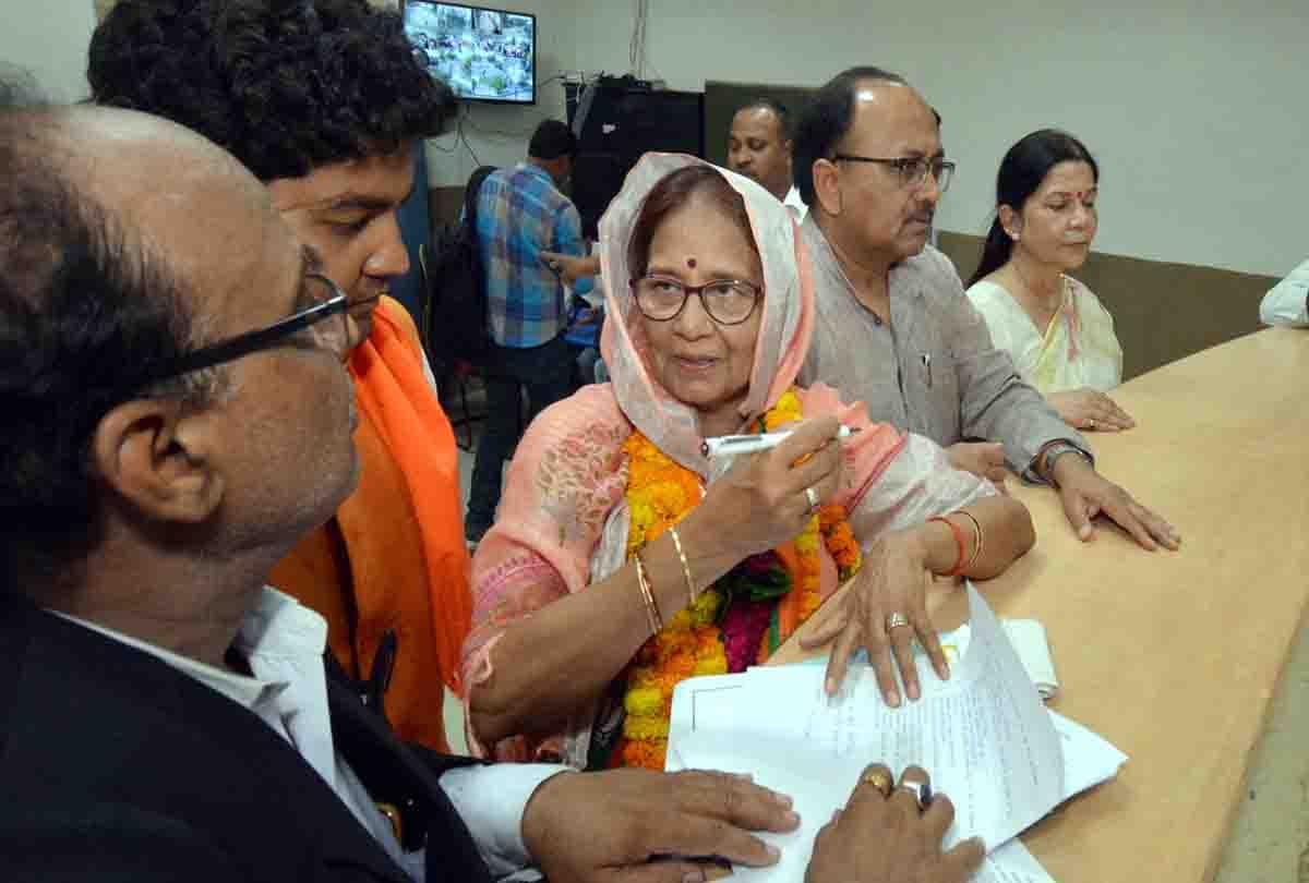 When the DM returned the son of deputy CM son Yogesh