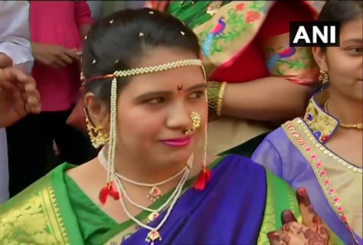Lok Sabha Chunav 2019: People on polling booth shows different colours of Democracy across country