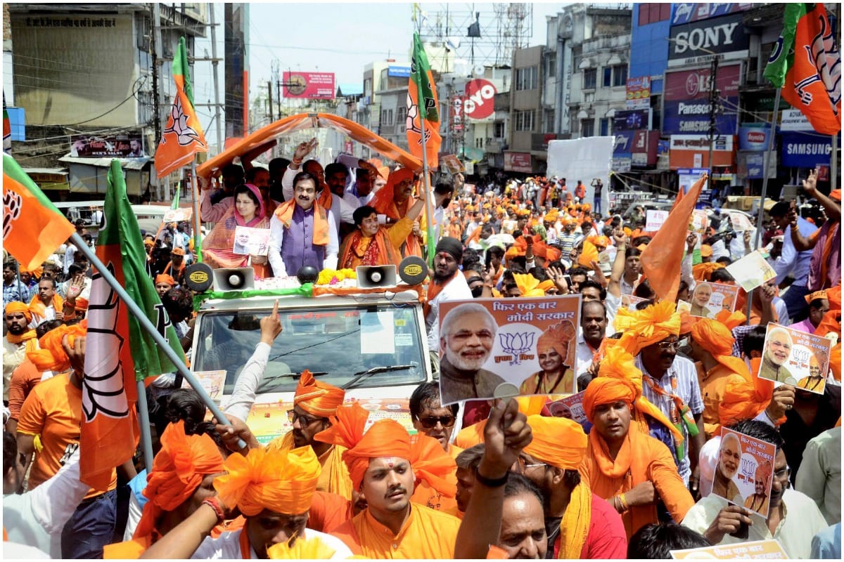 Lok Sabha Chunav 2019: NCP worker beaten in Pragya Thakur road show
