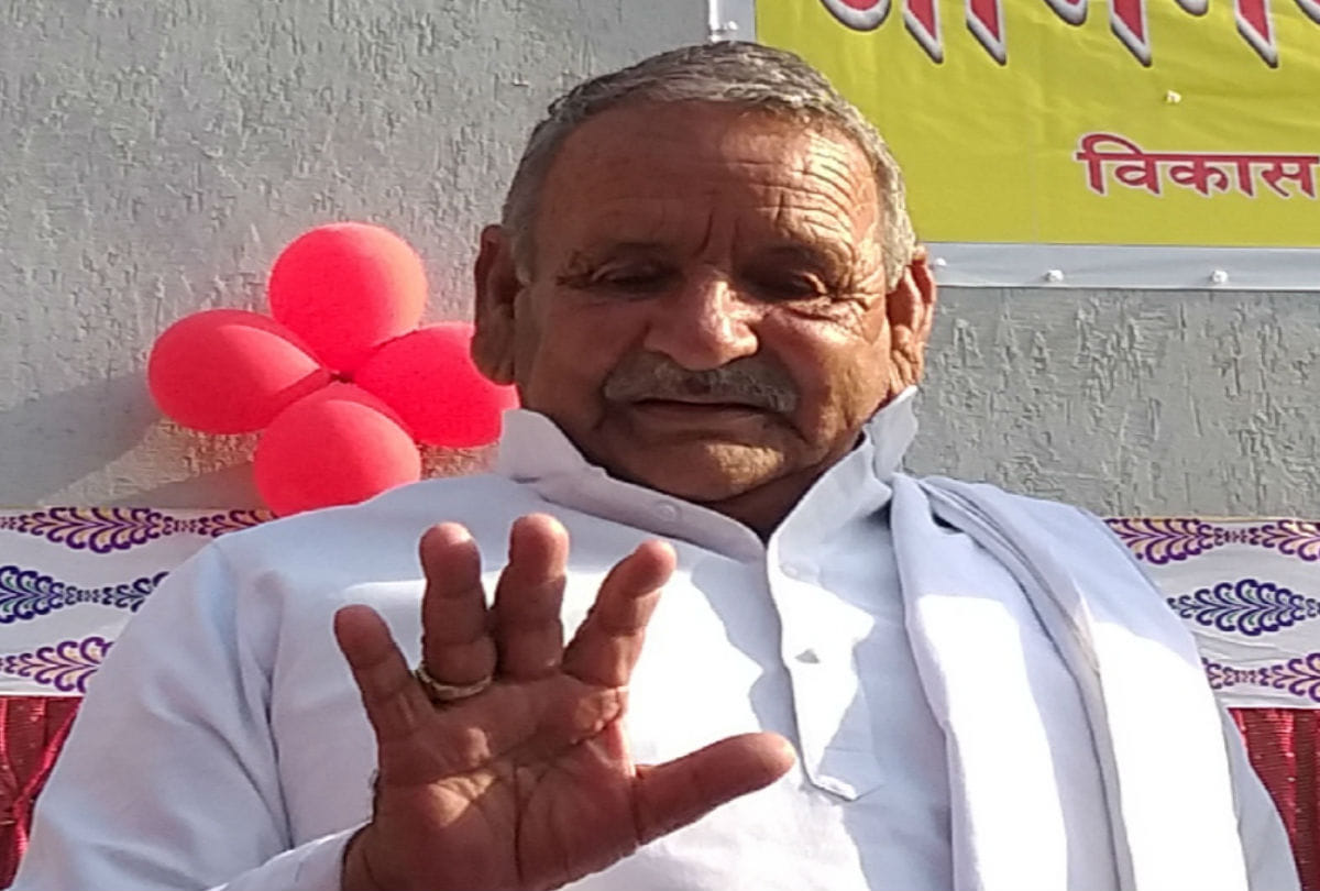 mainpuri Lok Sabha Election 2019 Live Voting mulayam family cast vote
