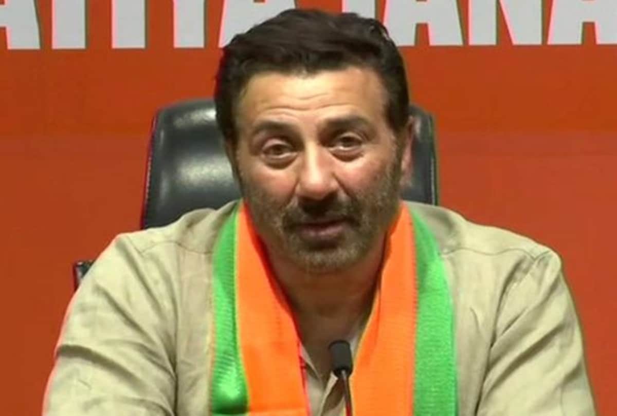 punjab gurdaspur Bjp mp sunny deol trolled on social media letter to mahindra delivering thar to MLA dinesh singh babbu