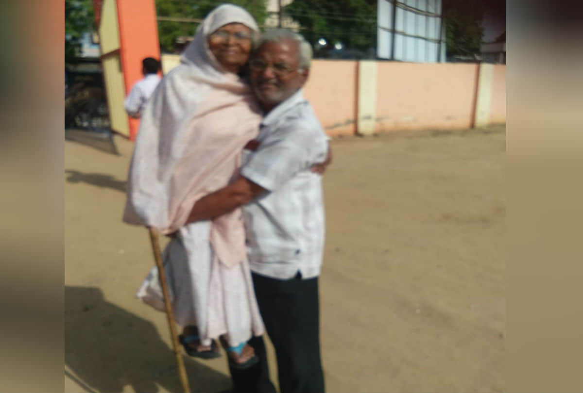 Etah Lok Sabha Election 2019 senior citizen and disabled people cast vote