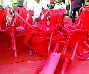 Quarrel in between debate of channel