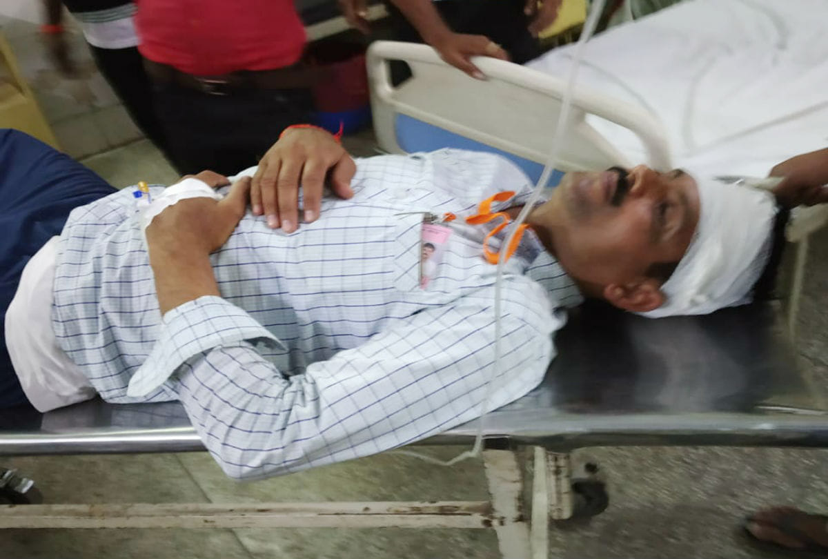 etah lok sabha elections 2019 ceiling fan fall on presiding officer during voting