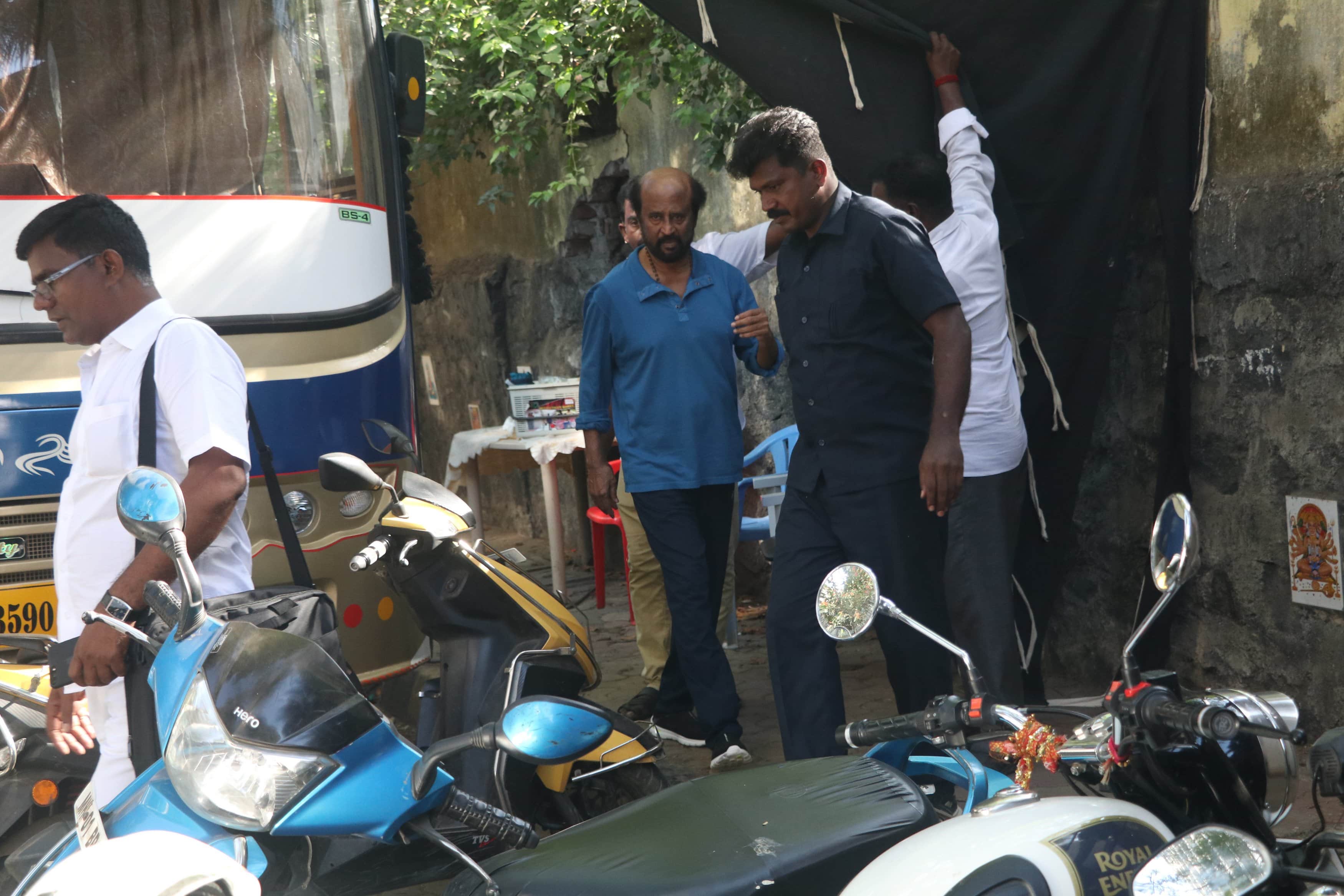 Rajinikanth Spotted In Mumbai, Is Shooting For Film Darbar