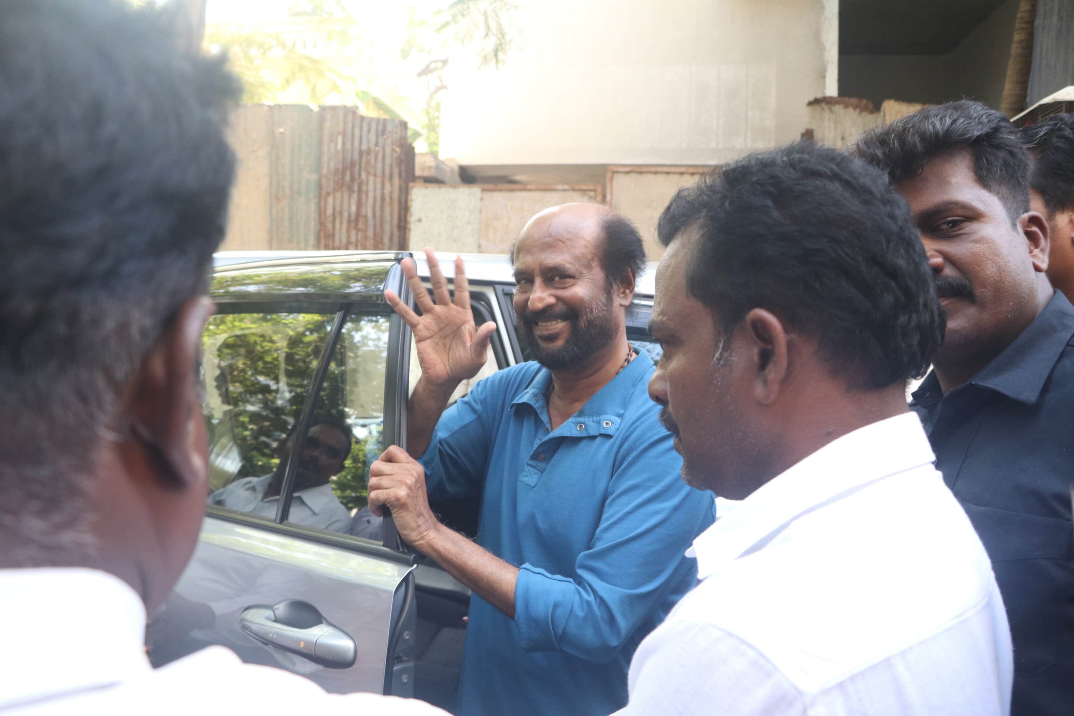 Rajinikanth Spotted In Mumbai, Is Shooting For Film Darbar